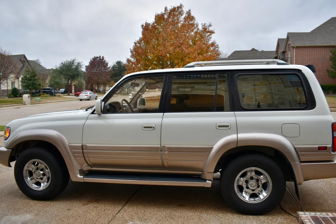 1997 Lexus LX 1st Gen - Image 21 of 31