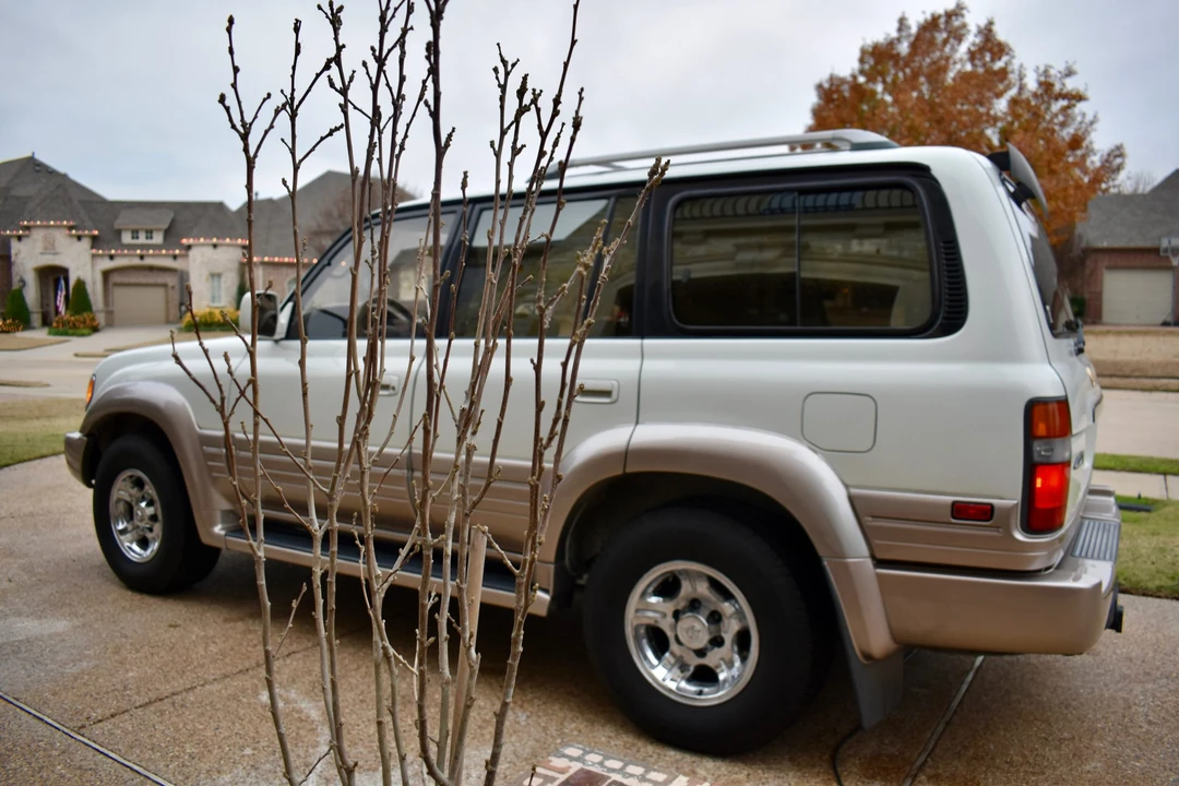 1997 Lexus LX 1st Gen - Image 19 of 31