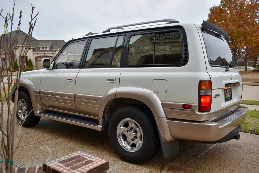1997 Lexus LX 1st Gen - Image 18 of 31