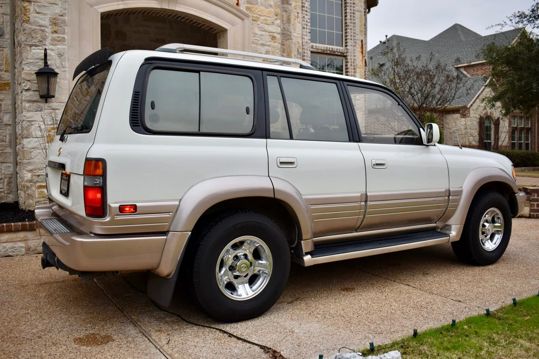 1997 Lexus LX 1st Gen - Image 12 of 31