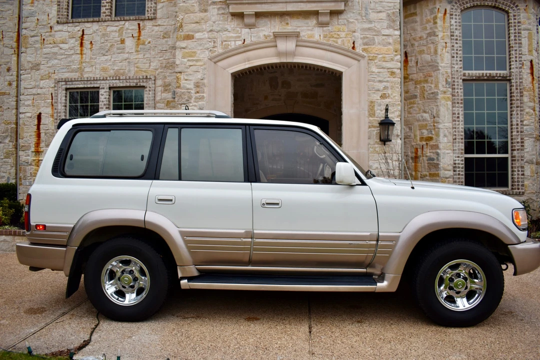 1997 Lexus LX 1st Gen - Image 9 of 31