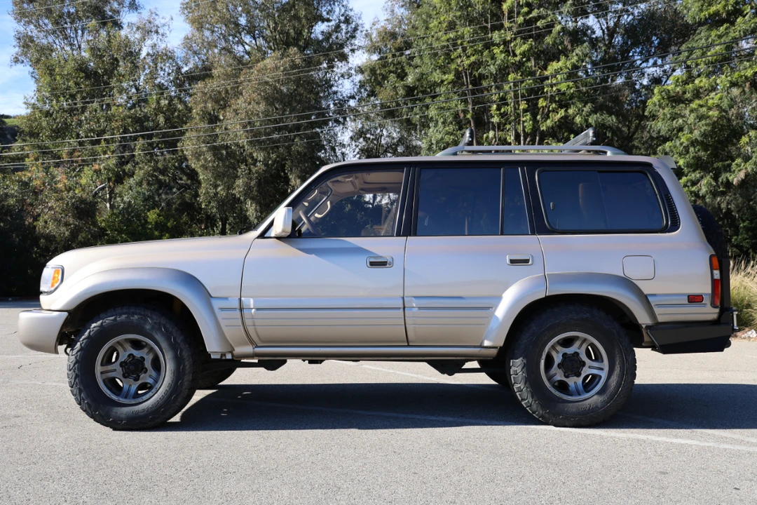 1997 Lexus LX 1st Gen - Image 12 of 31