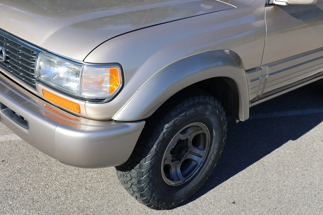 1997 Lexus LX 1st Gen - Image 22 of 31