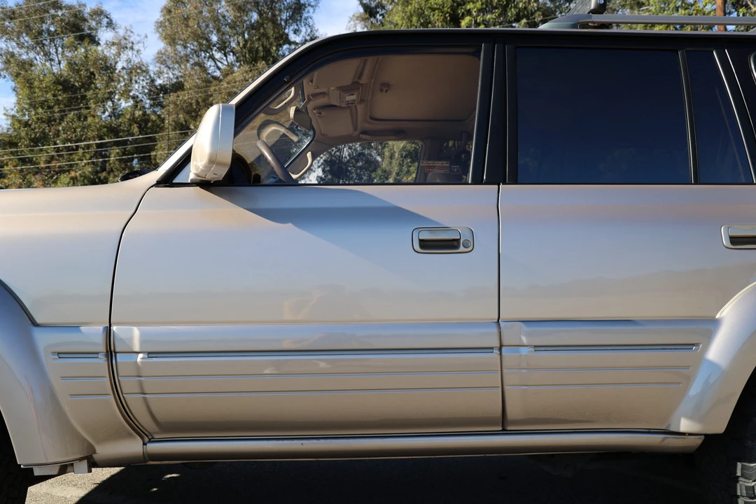1997 Lexus LX 1st Gen - Image 29 of 31