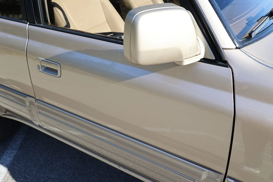 1997 Lexus LX 1st Gen - Image 17 of 31
