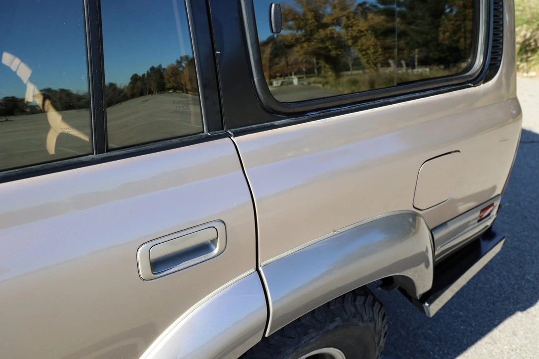 1997 Lexus LX 1st Gen - Image 26 of 31
