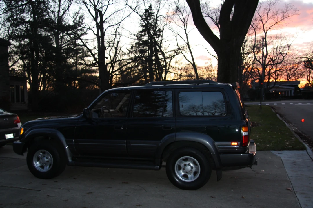 1997 Lexus LX 1st Gen - Image 9 of 31