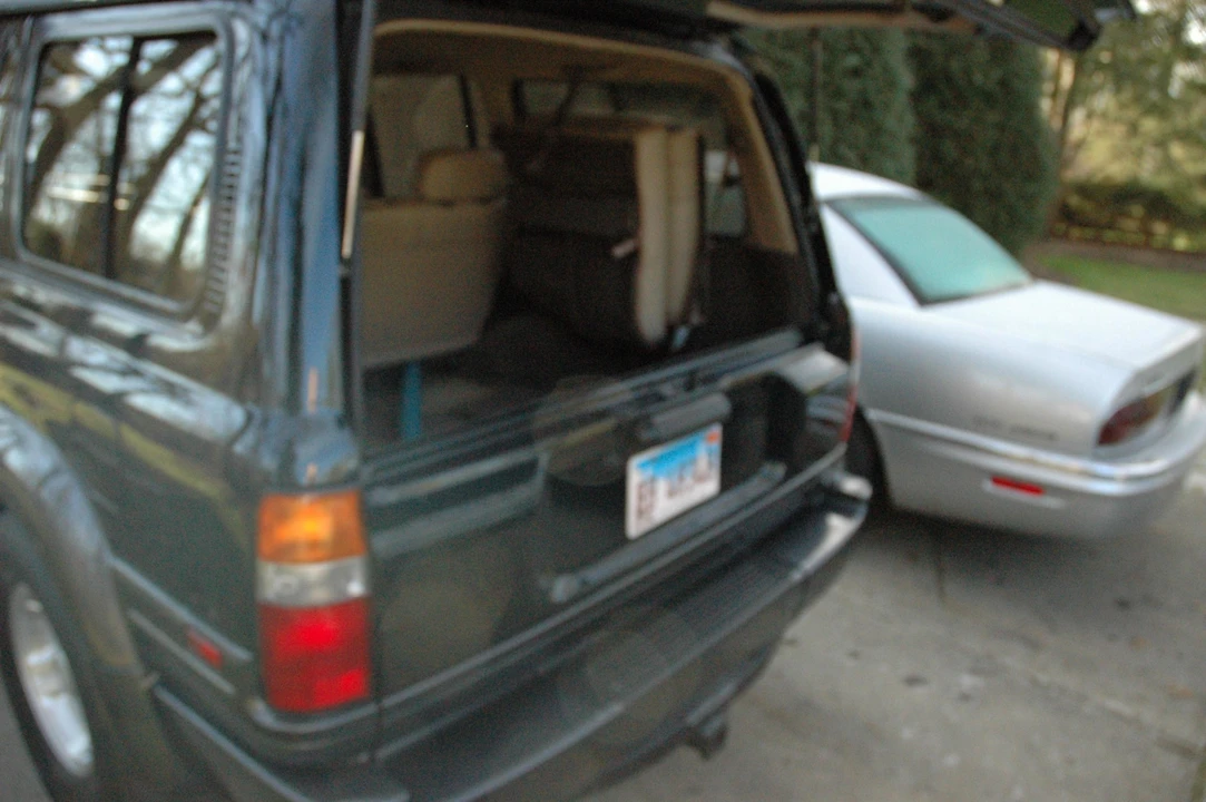 1997 Lexus LX 1st Gen - Image 26 of 31
