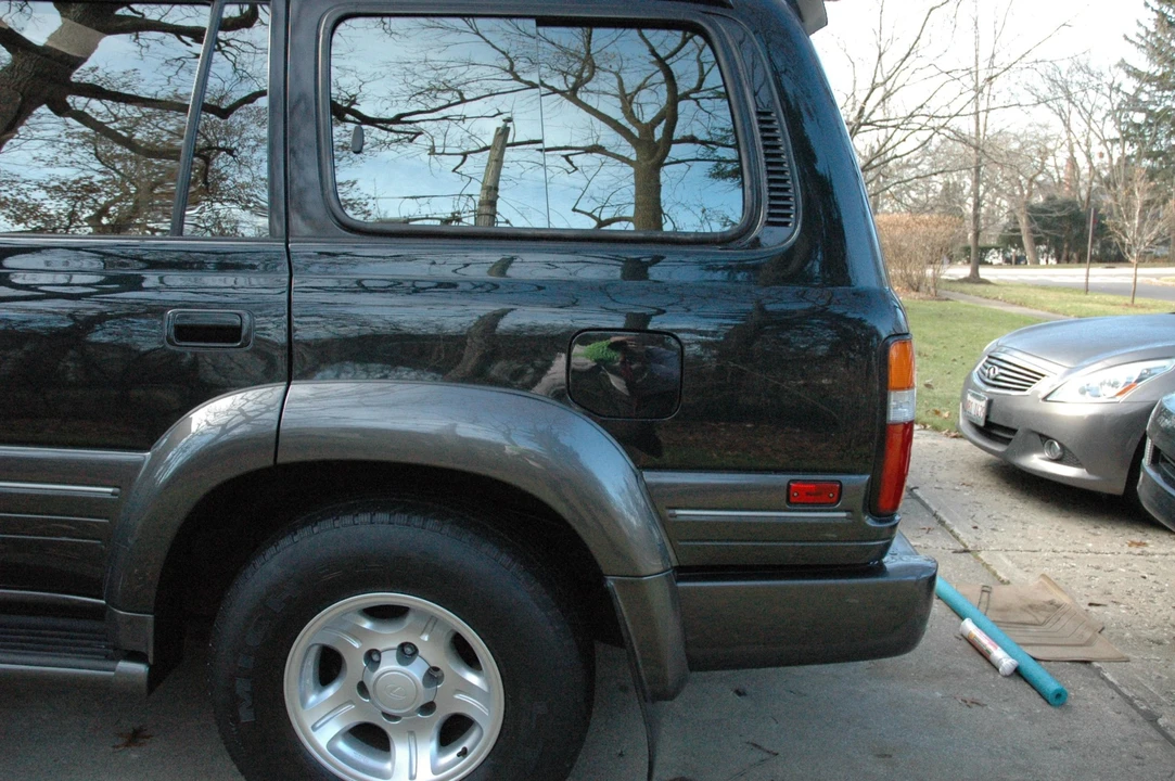 1997 Lexus LX 1st Gen - Image 25 of 31
