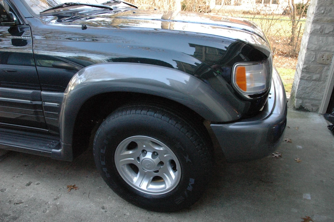 1997 Lexus LX 1st Gen - Image 19 of 31