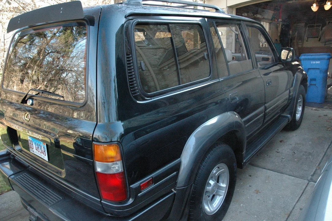 1997 Lexus LX 1st Gen - Image 18 of 31