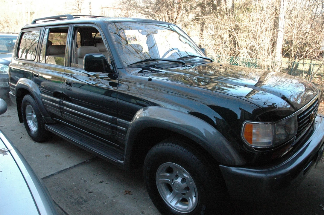 1997 Lexus LX 1st Gen - Image 17 of 31