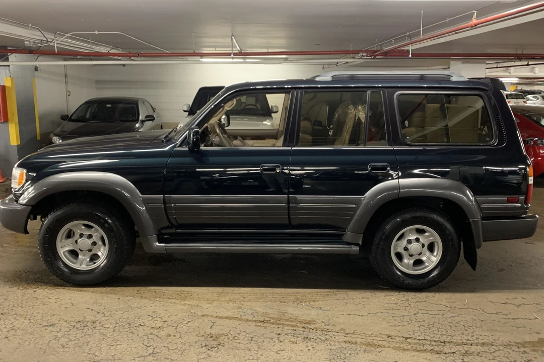 1997 Lexus LX 1st Gen - Image 4 of 31