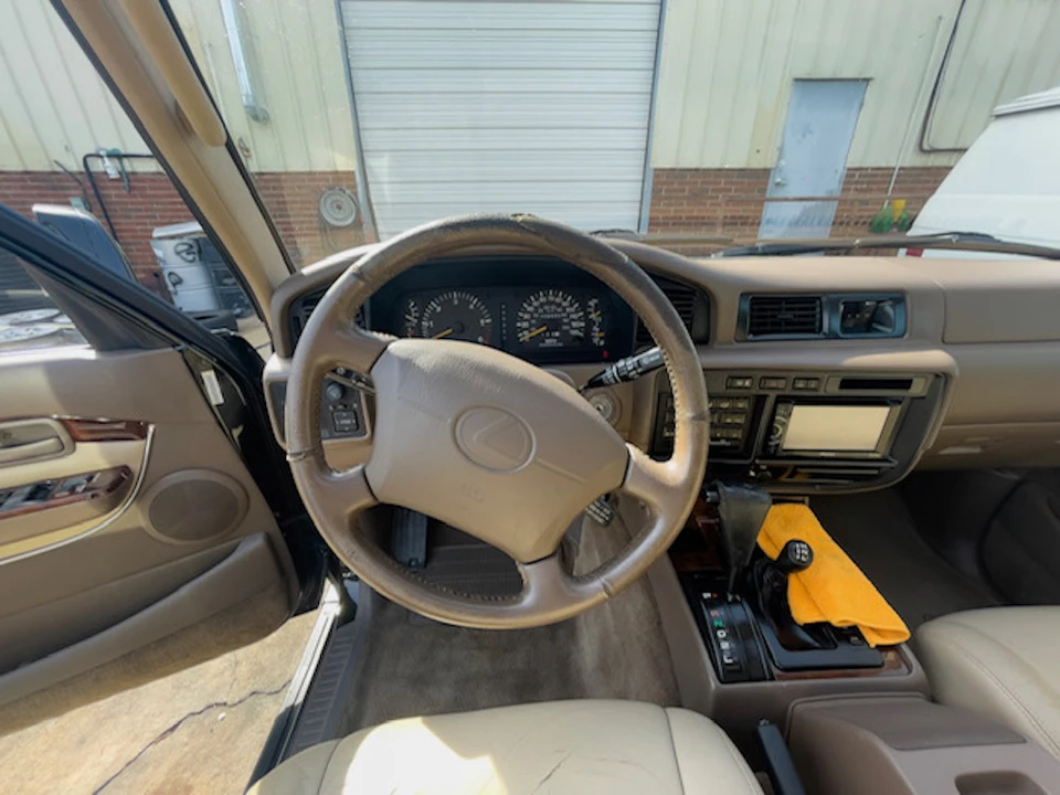1997 Lexus LX 1st Gen - Image 27 of 31