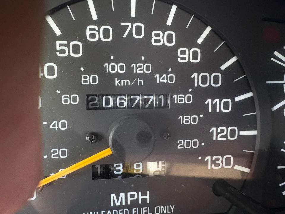 1997 Lexus LX 1st Gen - Image 29 of 31