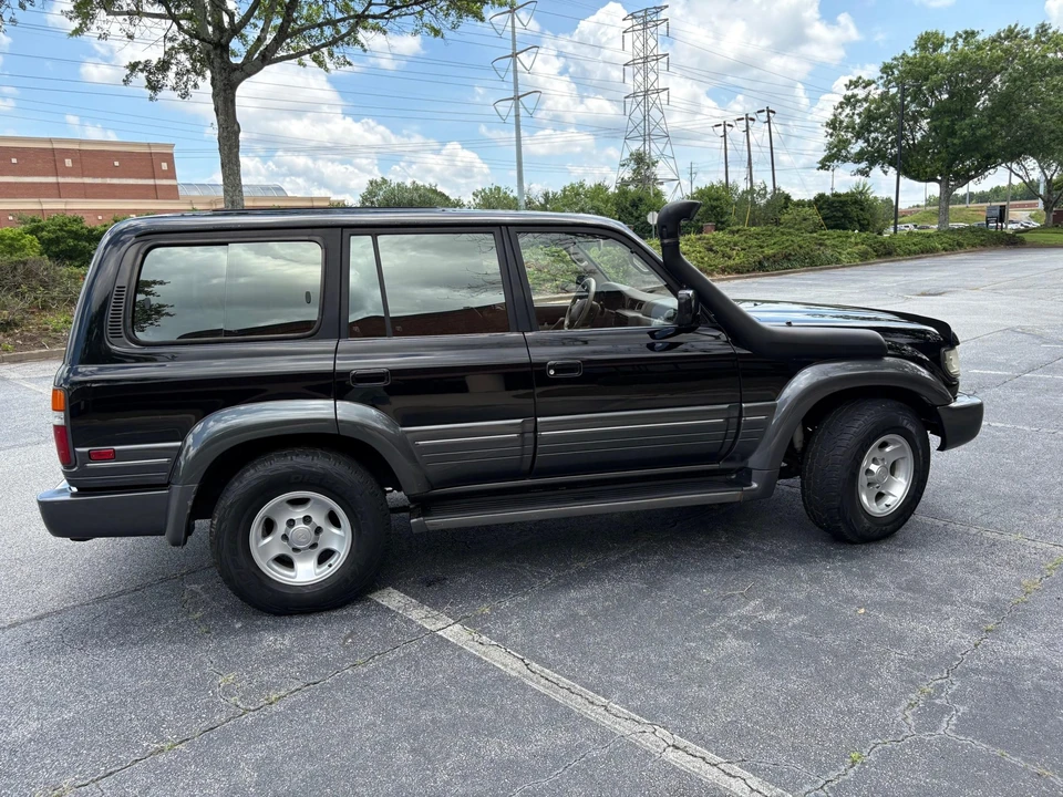 1997 Lexus LX 1st Gen - Image 4 of 31