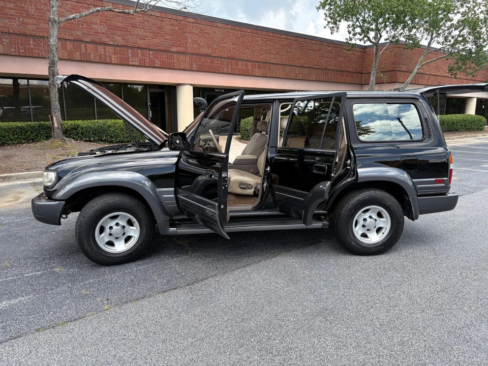1997 Lexus LX 1st Gen - Image 18 of 31