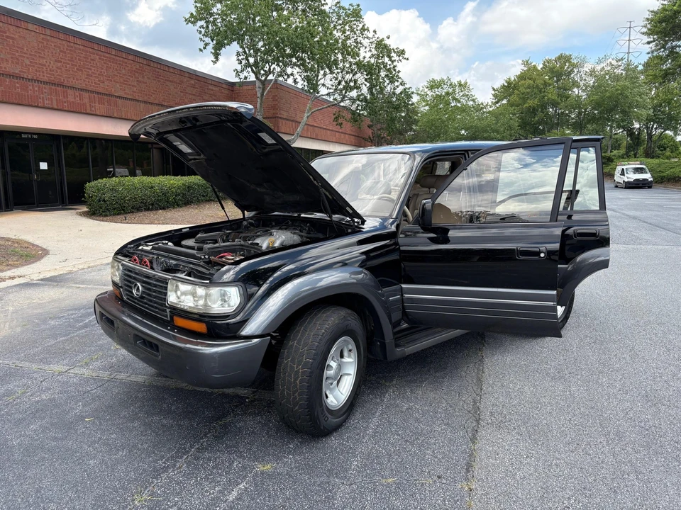 1997 Lexus LX 1st Gen - Image 19 of 31