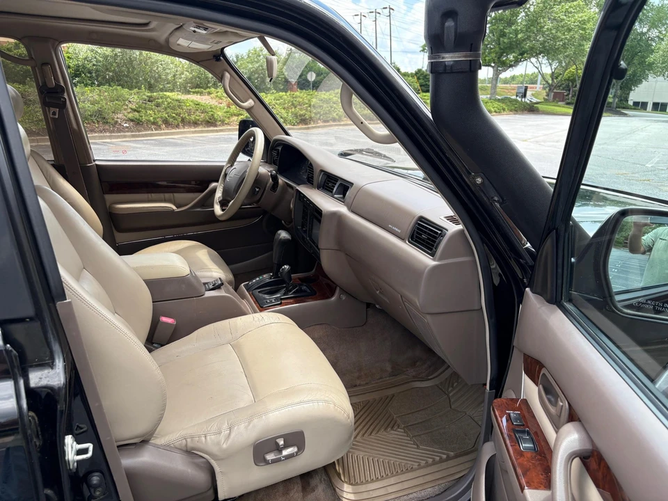 1997 Lexus LX 1st Gen - Image 26 of 31