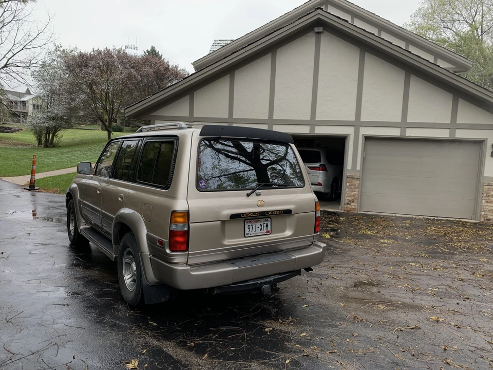 1997 Lexus LX 1st Gen - Image 16 of 31