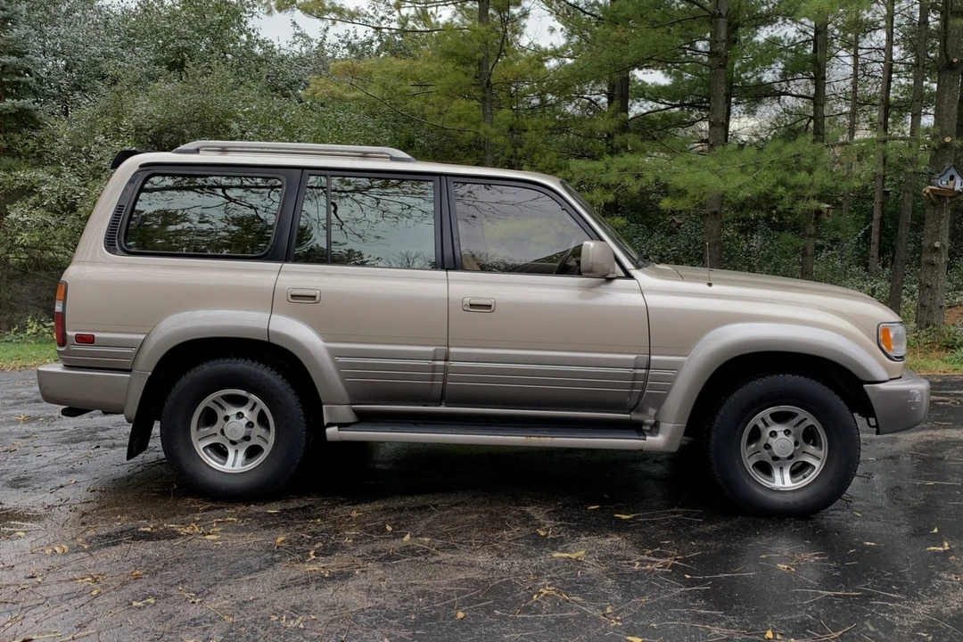 1997 Lexus LX 1st Gen - Image 9 of 31