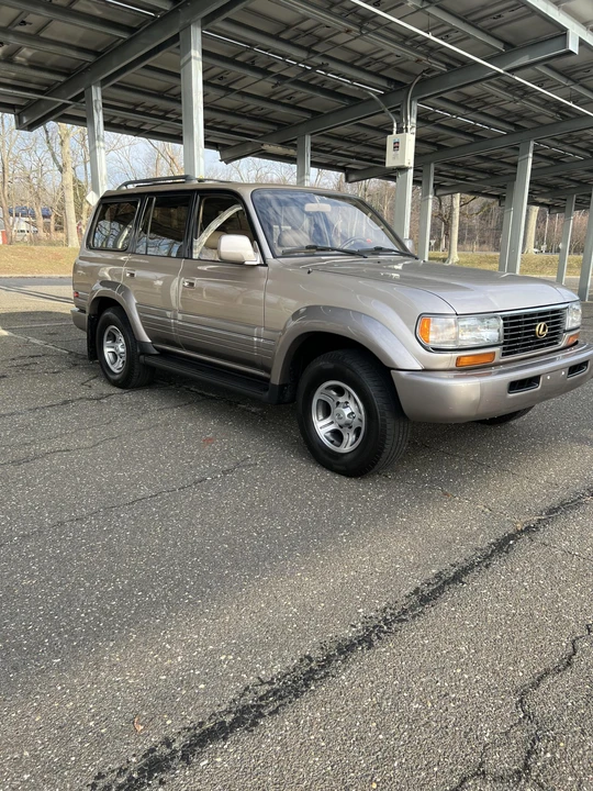 1997 Lexus LX 1st Gen - Image 17 of 31
