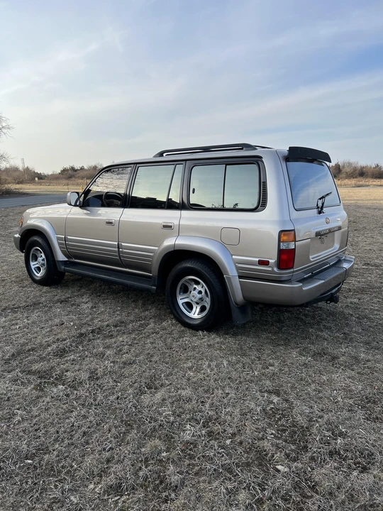 1997 Lexus LX 1st Gen - Image 15 of 31