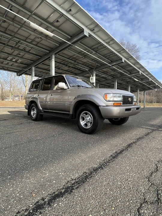 1997 Lexus LX 1st Gen - Image 18 of 31