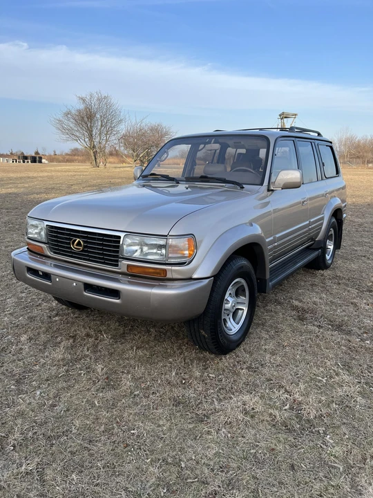 1997 Lexus LX 1st Gen - Image 4 of 31