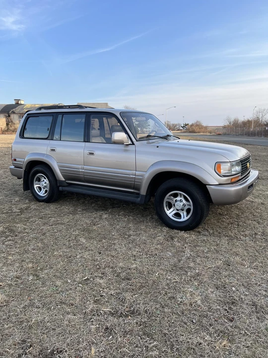 1997 Lexus LX 1st Gen - Image 9 of 31