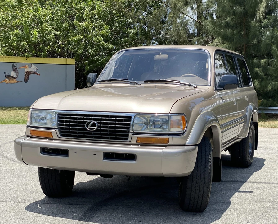 1997 Lexus LX 1st Gen - Image 4 of 31