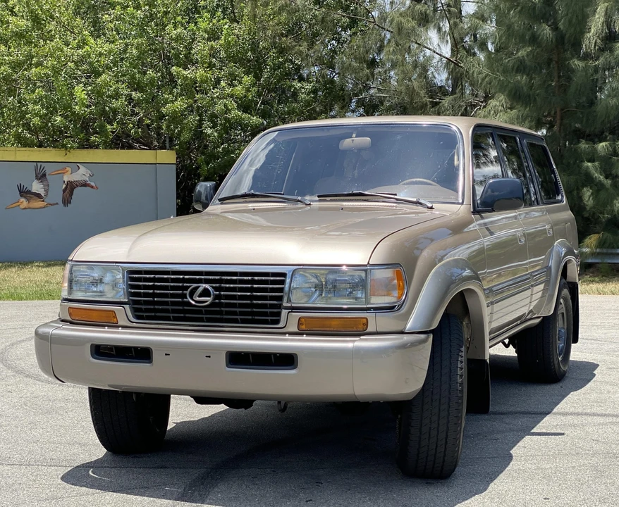 1997 Lexus LX 1st Gen - Image 5 of 31