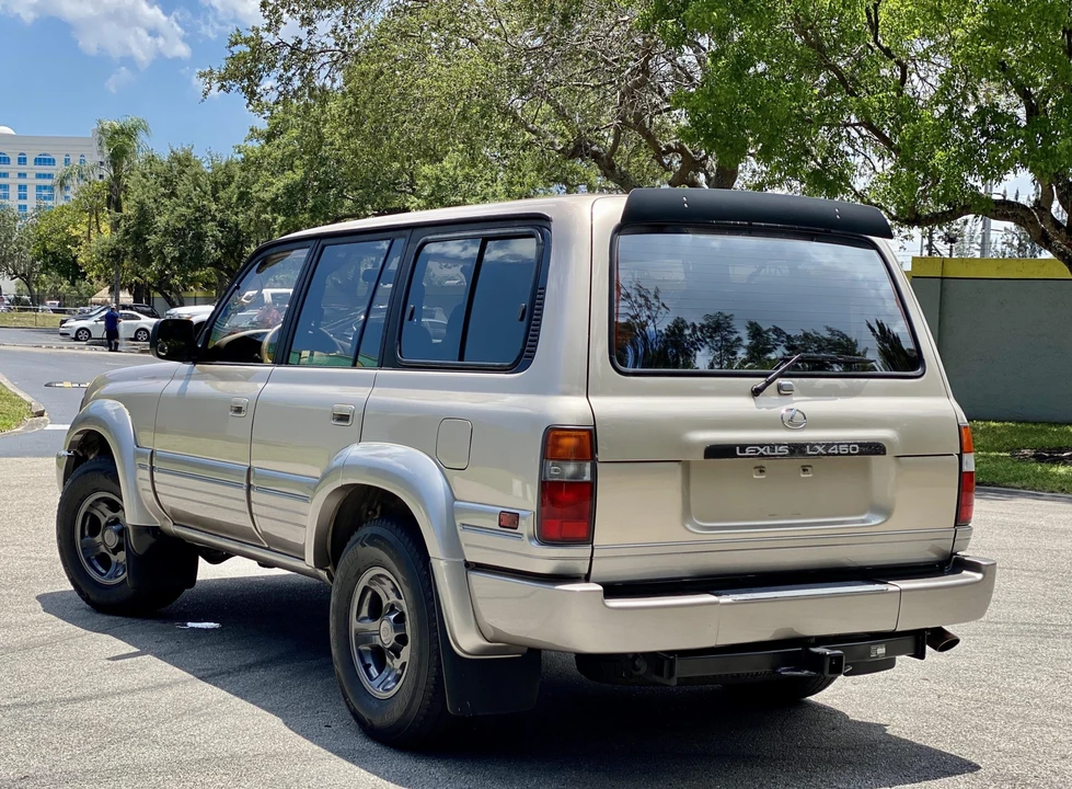 1997 Lexus LX 1st Gen - Image 27 of 31