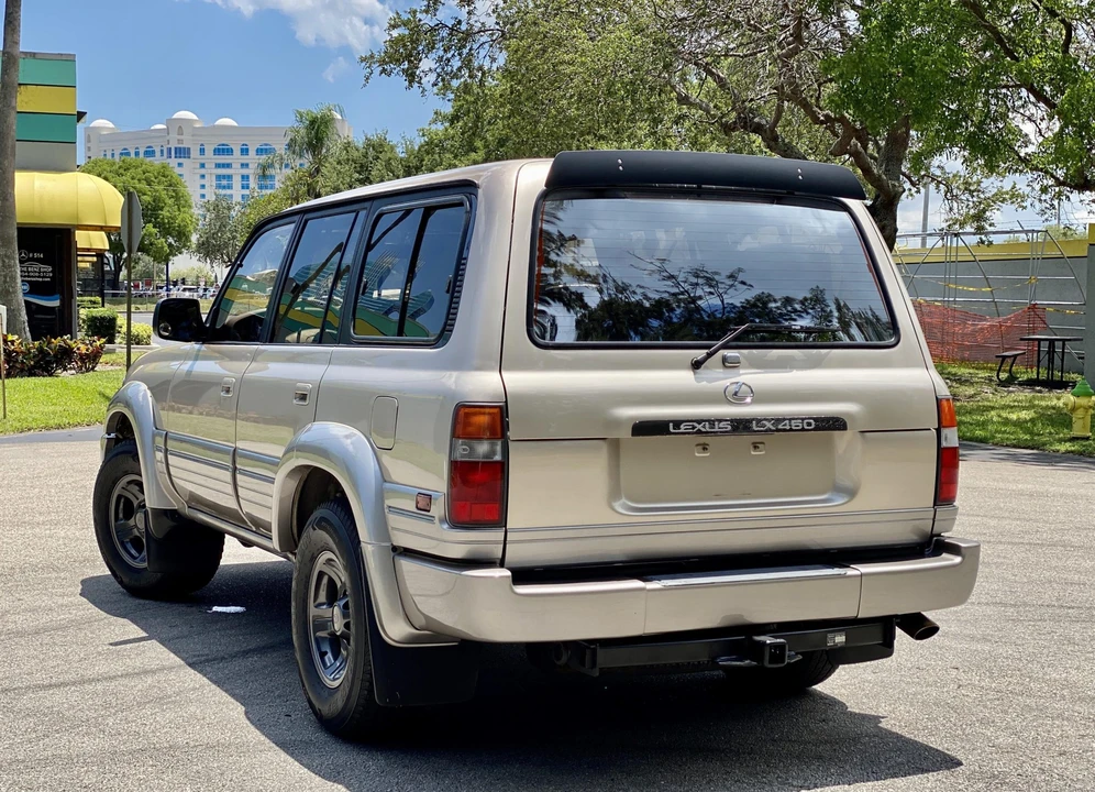 1997 Lexus LX 1st Gen - Image 26 of 31