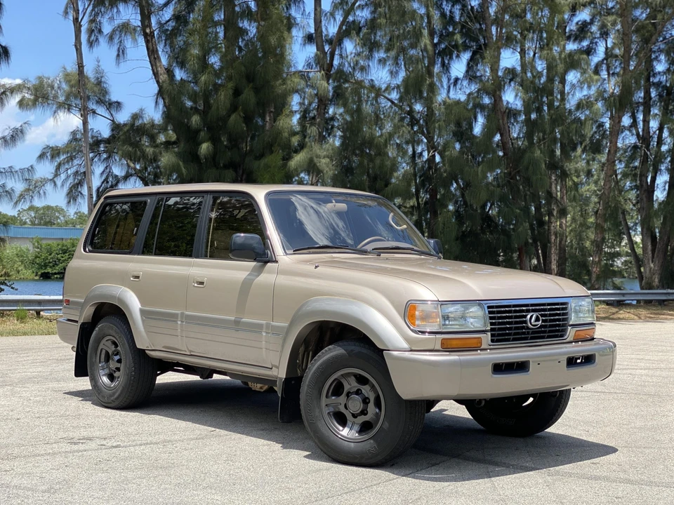 1997 Lexus LX 1st Gen - Image 15 of 31