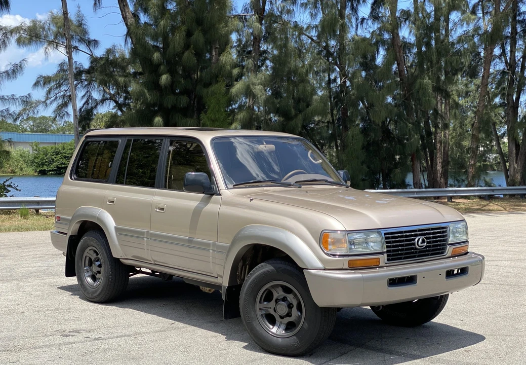 1997 Lexus LX 1st Gen - Image 14 of 31