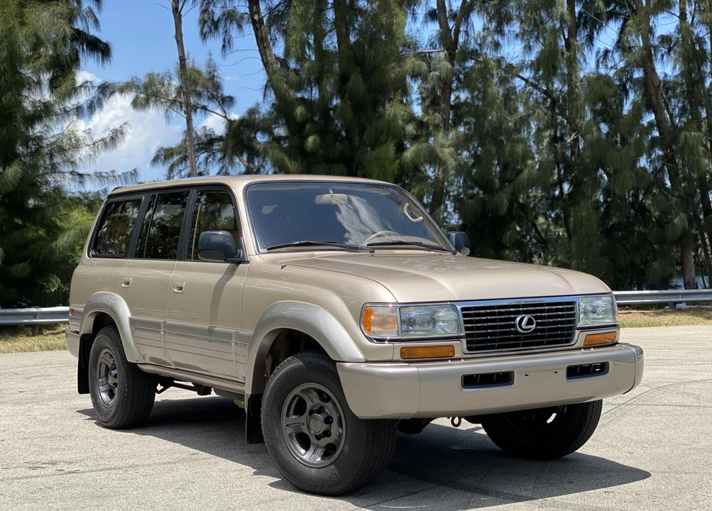 1997 Lexus LX 1st Gen - Image 13 of 31