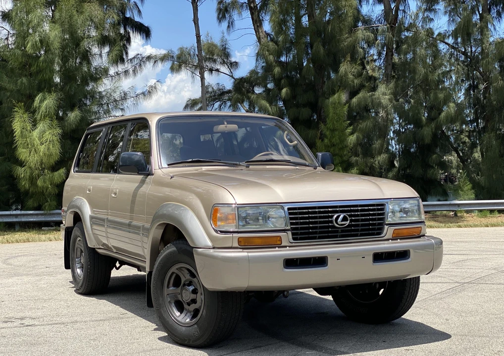 1997 Lexus LX 1st Gen - Image 12 of 31