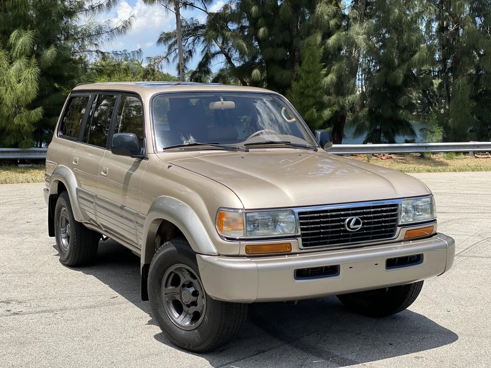 1997 Lexus LX 1st Gen - Image 11 of 31