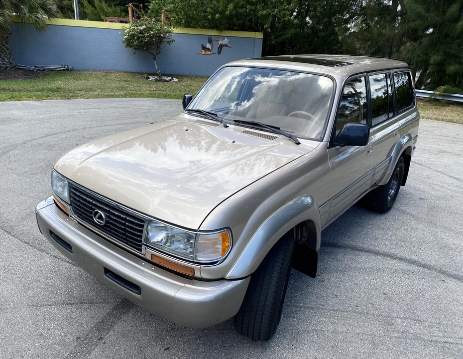 1997 Lexus LX 1st Gen - Image 3 of 31
