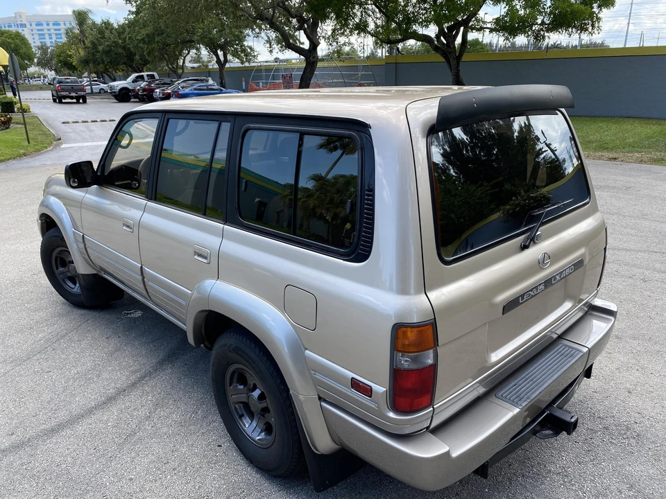 1997 Lexus LX 1st Gen - Image 28 of 31