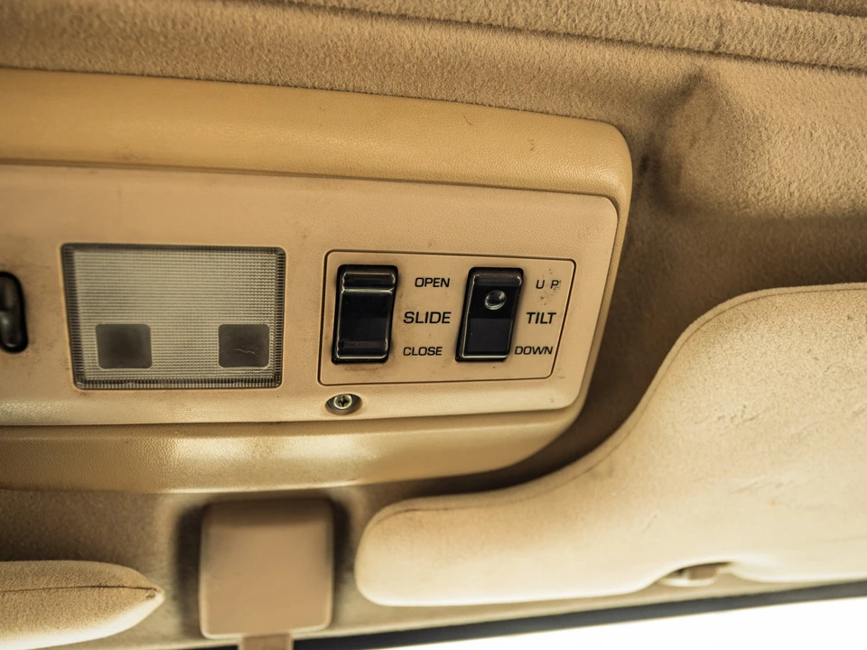 1997 Lexus LX 1st Gen - Image 16 of 21