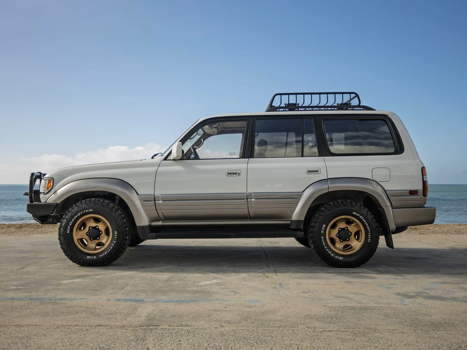 1997 Lexus LX 1st Gen - Image 9 of 21