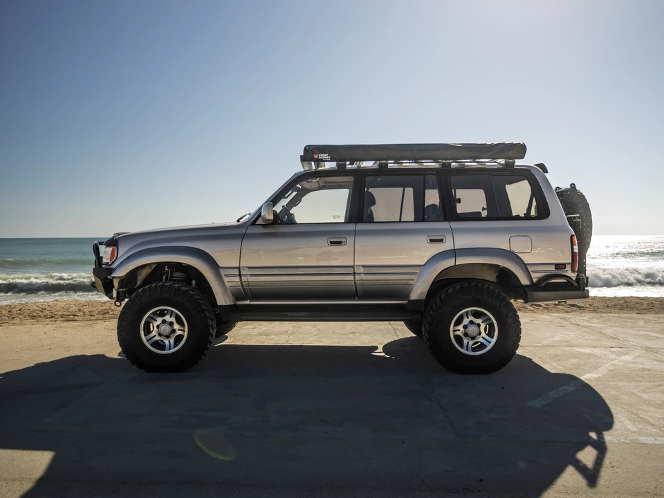 1997 Lexus LX 1st Gen - Image 7 of 8