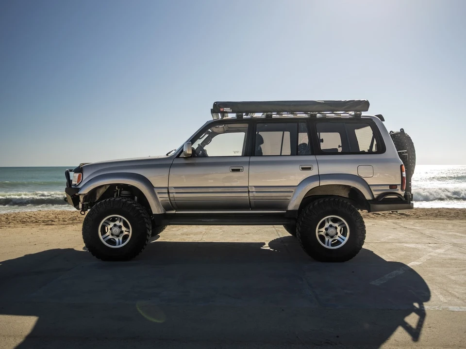 1997 Lexus LX 1st Gen - Image 7 of 8