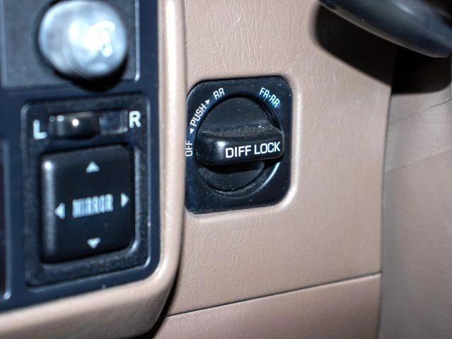 1997 Lexus LX 1st Gen - Image 20 of 21