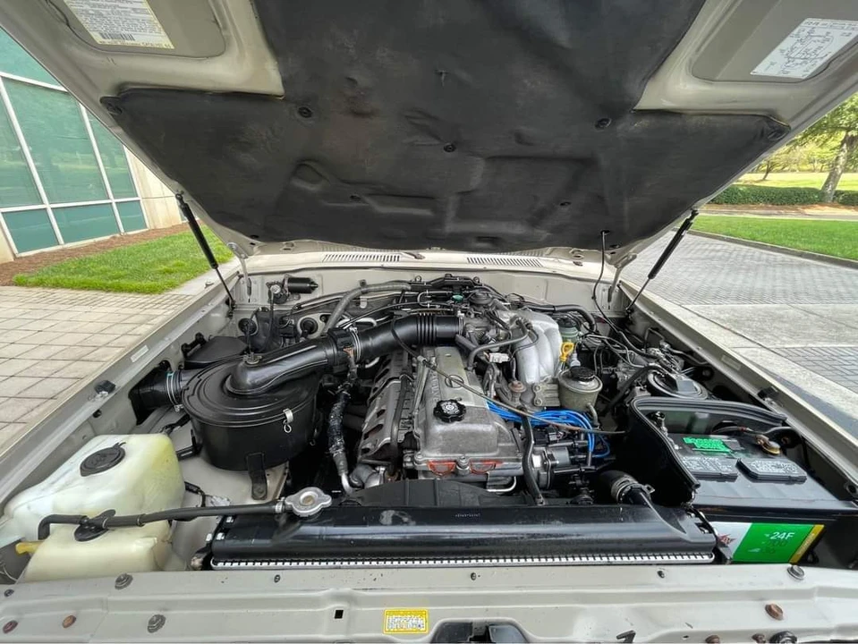 1997 Lexus LX 1st Gen - Image 14 of 15