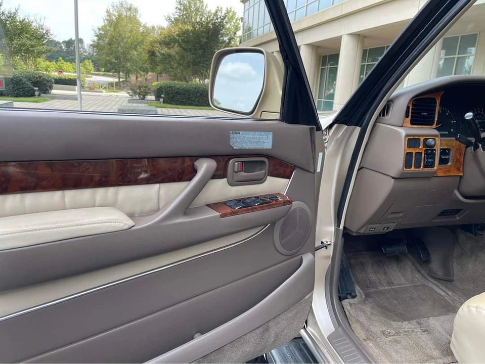 1997 Lexus LX 1st Gen - Image 5 of 15