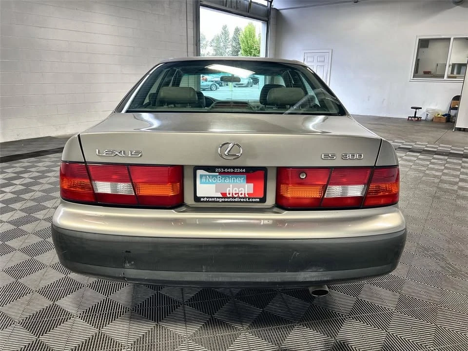 1997 Lexus ES 3rd Gen - Image 4 of 9