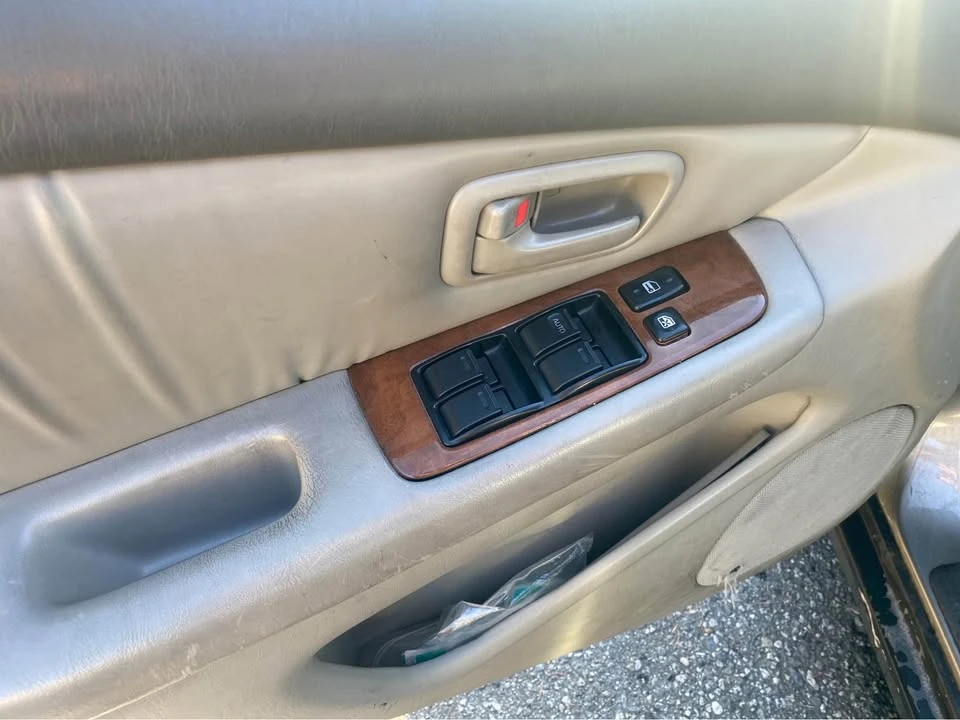 1997 Lexus ES 3rd Gen - Image 9 of 13